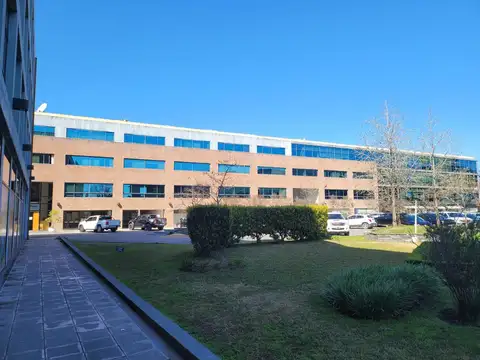 Oficina en Alquiler en Pilar, $ 950.000