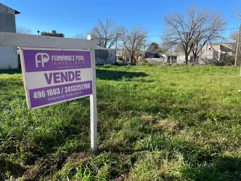 Terreno en  ESQUINA, sobre tres calles.