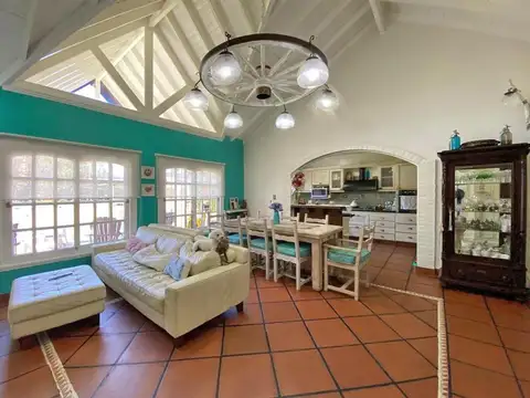 CASA - 5 AMBIENTES - SAN ANTONIO DE PADUA