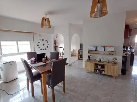 DEPARTAMENTO EN VENTA DE 2 DORMITORIOS CON COCHERA