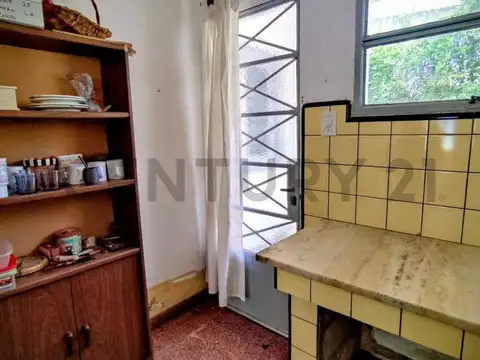 Casa interna en lote propio. La Loma,17 entre 43 y 44