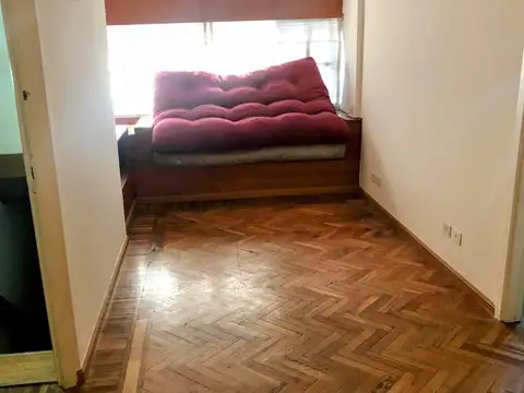 Martinez Departamento 2 amb. primer piso por escalera sin expensas