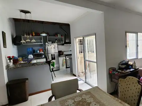 Depto Tipo Casa en Venta en Monte Castro, USD 165.000