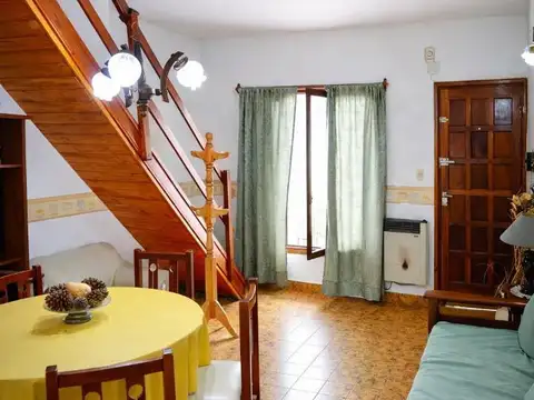 Depto Tipo Casa en Alquiler de 4 ambientes