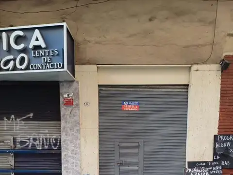 Local de 3 x 10 con entrepiso en excel zona comercial.