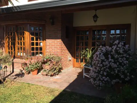 Casa en Alquiler en City Bell, USD 1.500