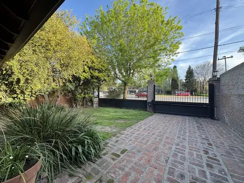 Casa en Alquiler en City Bell, USD 1.400
