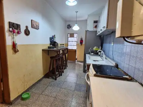 Casa 4 ambientes con 1 baño