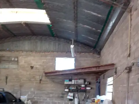 VENTA DE GALPON EN CAPITAN BERMUDEZ