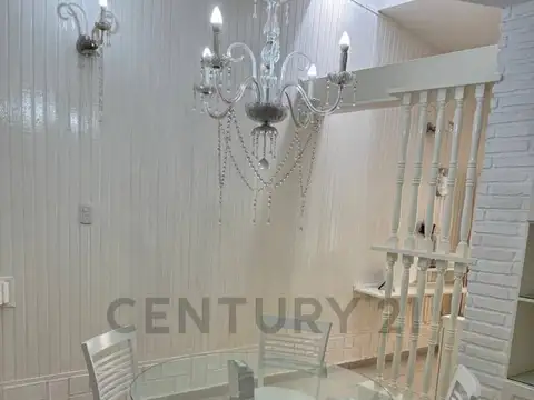 BAJAMOS EL PRECIO  HERMOSA CASA TRADICIONAL EN VILLA BELGRANO 2 DORMITORIOS + depen APTO PROFESIONA