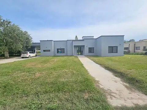 VENTA CASA 4 AMBIENTES SANTA IRENE A ESTRENAR