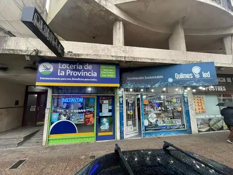 Dos Locales sobre Garibaldi a la venta 
