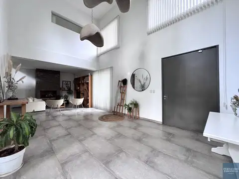 Casa 5 ambientes con 4 baños