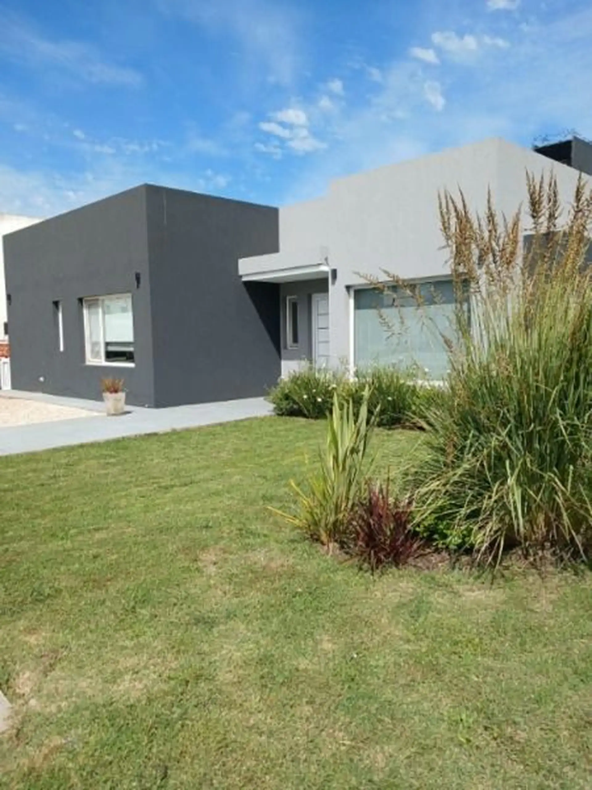 CASA 4 AMB EN BARRIO PRIVADO TIERRAS DEL MAR CON PILETA Y LOTE DE 600 M²