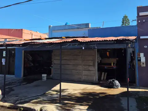 VENTA CASA A REFACCIONAR - REM. DE ESCALADA