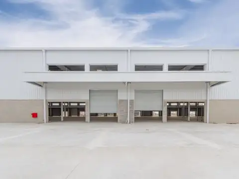 Excelente deposito en Esteban Echeverria de 18000 m2 cub