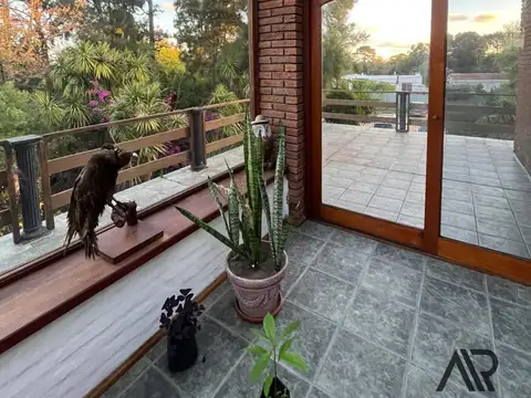 Casa en venta de 5 dormitorios c/ cochera en Médanos de Solymar