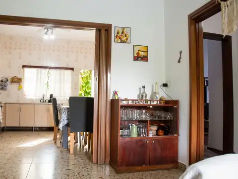 Casa 3 ambientes con 2 baños