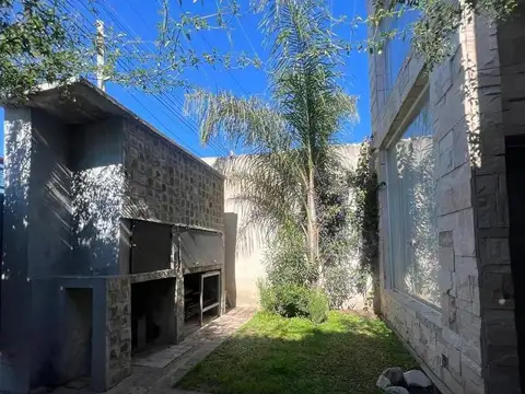 Casa en Venta en Berazategui, USD 116.000