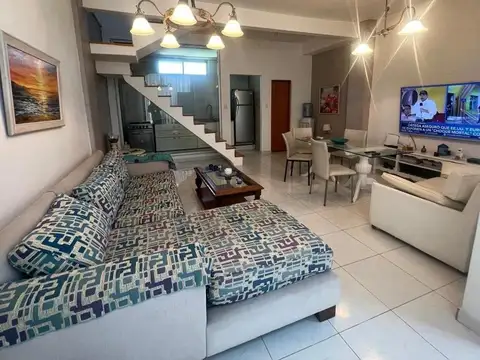 Casa 3 ambientes con 2 baños