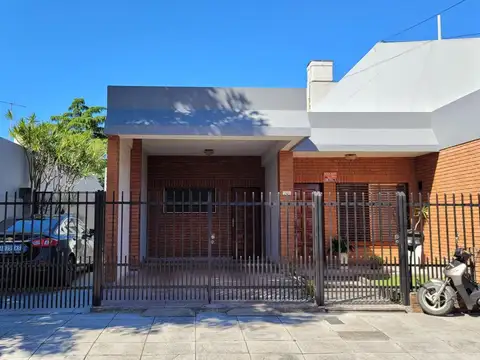 Excelente casa de 3 ambientes sobre lote de 472m2