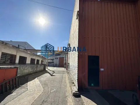 galpon 6.500m2 más 5.200m2 de terreno en la ruta Nº9