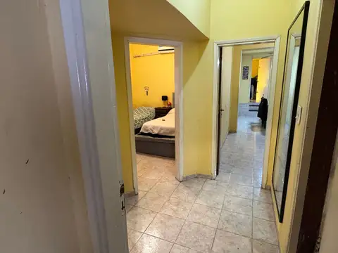 Casa 7 ambientes con 1 baño