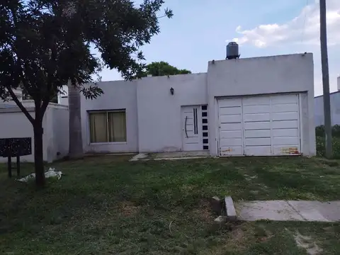 Se VENDE casa en Avellaneda