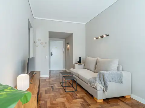 Departamento en venta 2 ambientes reciclado con balcón - Plaza Mitre
