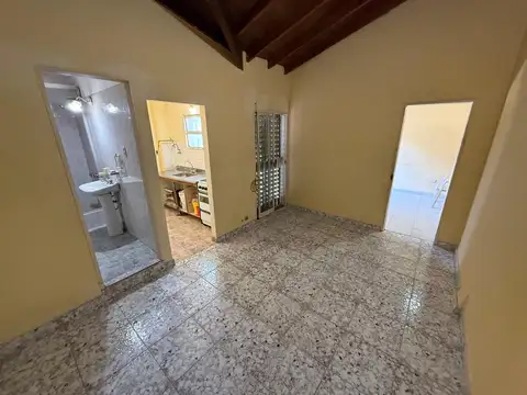 DEPARTAMENTO 2 AMBIENTES EN LINIERS CON BALCÓN FRANCÉS