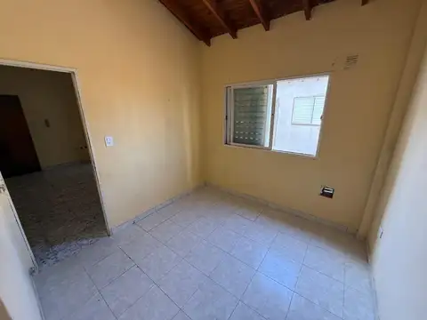 DEPARTAMENTO 2 AMBIENTES EN LINIERS CON BALCÓN FRANCÉS