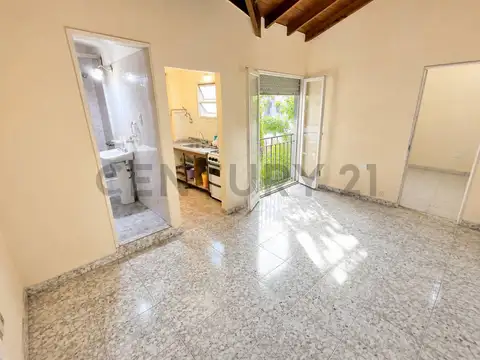 DEPARTAMENTO 2 AMBIENTES EN LINIERS CON BALCÓN FRANCÉS
