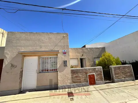 Casa de 2 dormitorios en venta - Bolivia 1048