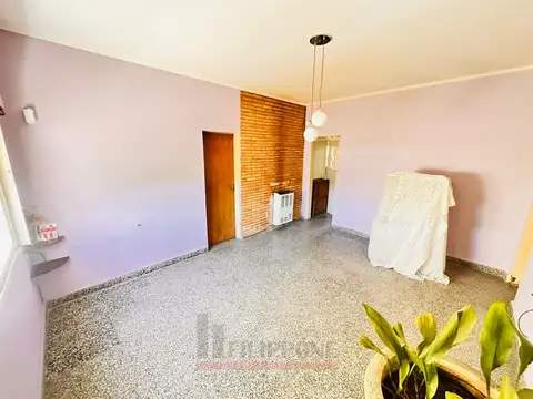 Casa de 2 dormitorios en venta - Bolivia 1048
