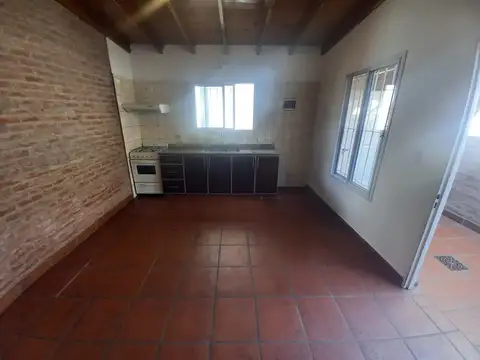 Depto Tipo Casa en Alquiler de 2 dormitorios