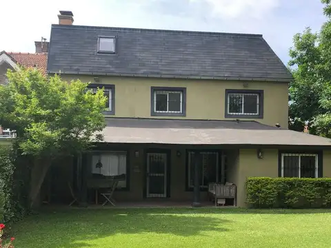 DEL VALLE IBERLUCEA  al 2200