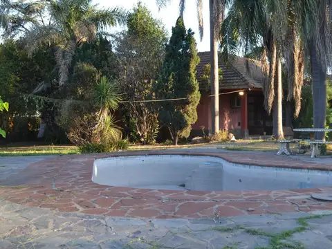 Casa en Venta con 4 cocheras