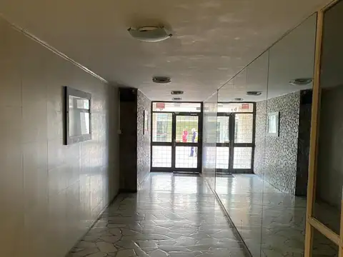 Departamento 6 ambientes con 2 baños