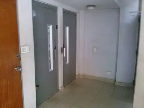 Oficina 2 ambientes con 1 baño