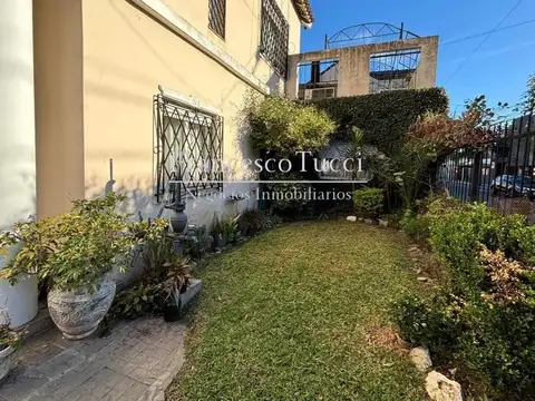 Casa en venta 5 ambientes Villa Sarmiento