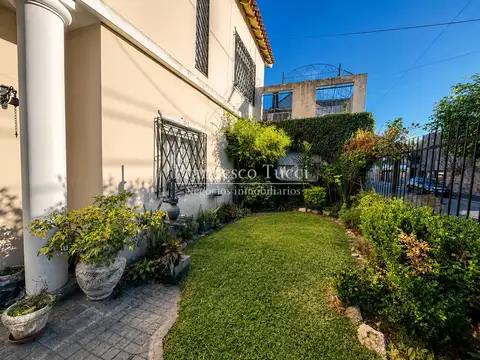 Casa en venta 5 ambientes Villa Sarmiento
