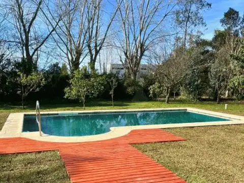 Casa en Alquiler en El Carmencito, USD 1.550
