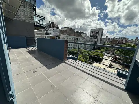 Alquiler Departamento en dúplex 2 ambientes con cochera y balcón terraza en Las Cañitas