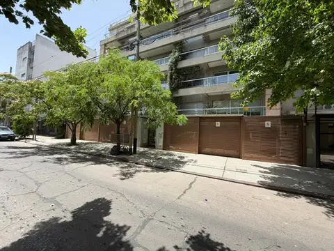 Departamento, con cochera, en venta. Castelar norte