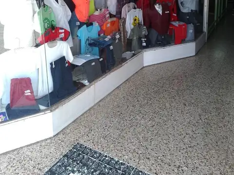 Local en Venta 40 años