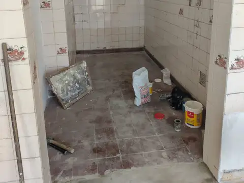 Local en Alquiler en La Plata, $ 900.000