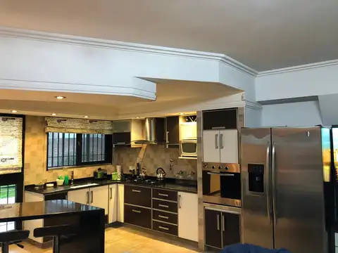 Casa 4 ambientes con 4 baños
