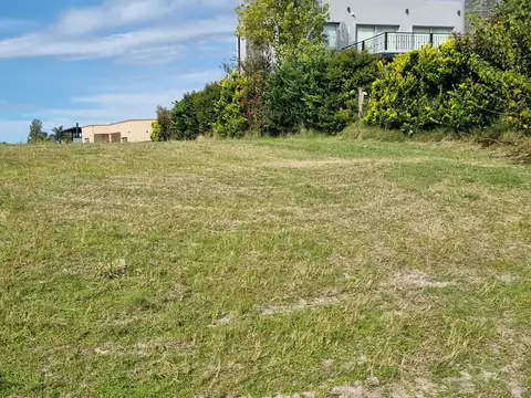 Lote en venta   en San Sebastian, a la laguna! -