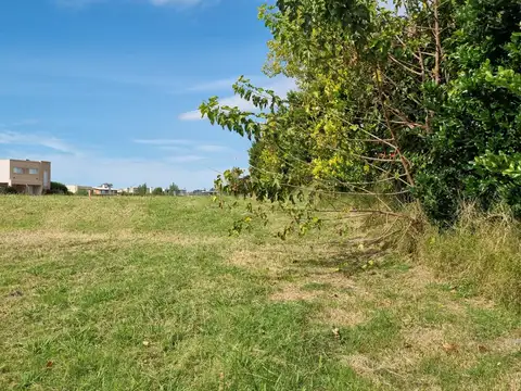 Lote en venta   en San Sebastian, a la laguna! -