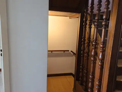 Casa 7 ambientes con 3 baños